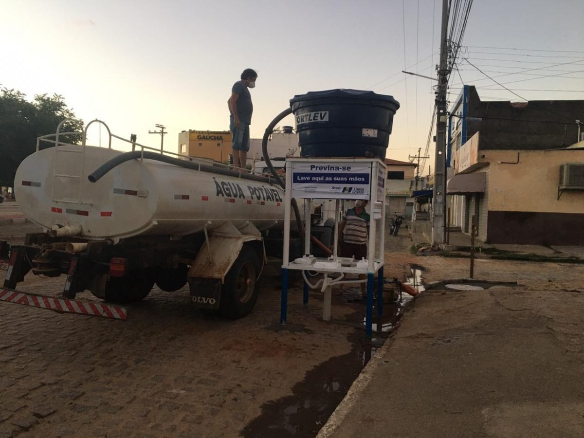 Prefeitura De Lagoa Grande Instala Pias Para Higieniza O Das M Os