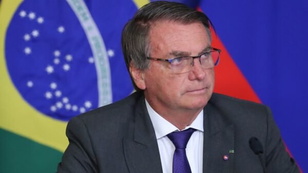 Bolsonaro recua e divulga carta à nação Nunca tive intenção de