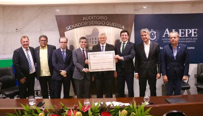 Lagoa Grande Agora Oficialmente A Capital Pernambucana Da Uva E Do